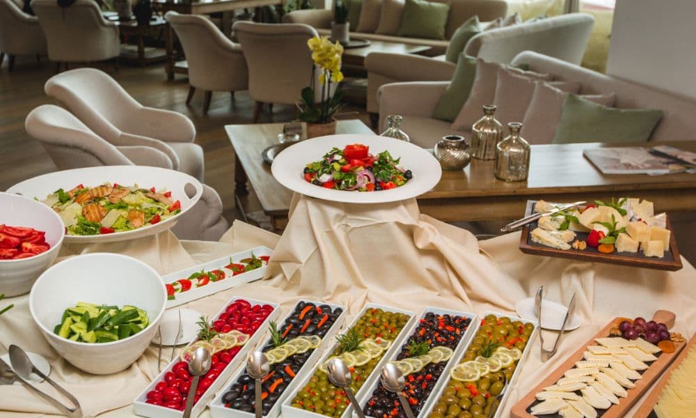 Full-Service Wedding Catering with Professional Support